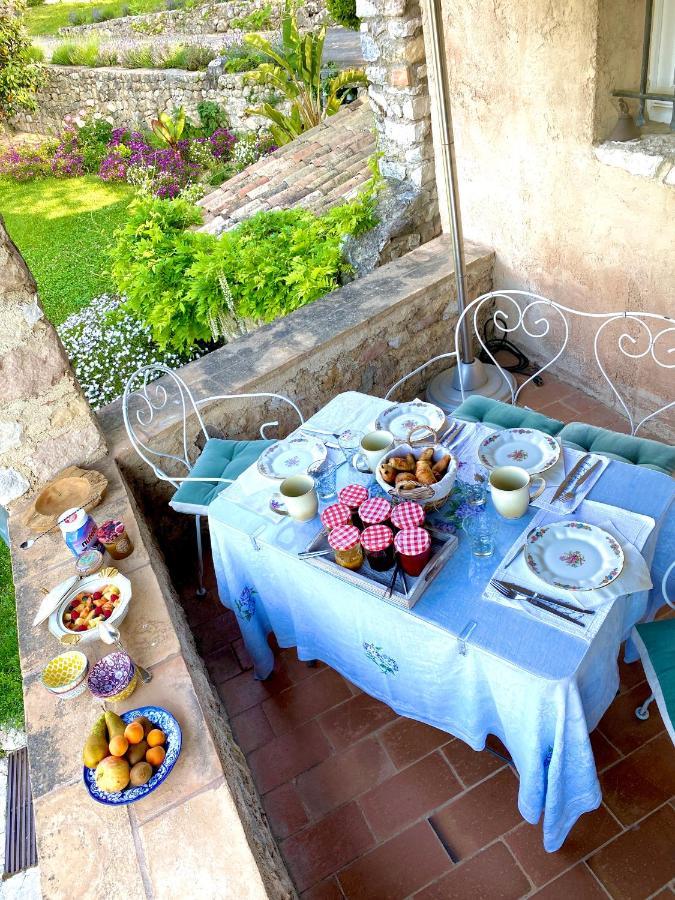 L'Effrontee Bed & Breakfast Tourrettes-sur-Loup Dış mekan fotoğraf